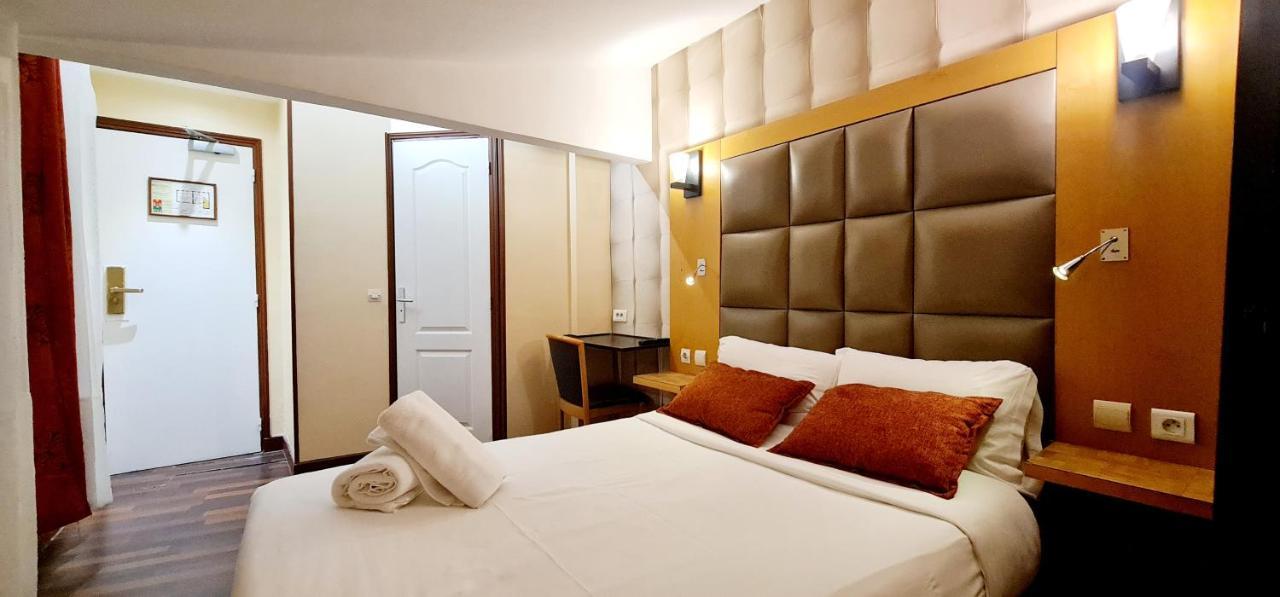 Hotel De France 18 Paris Exterior photo