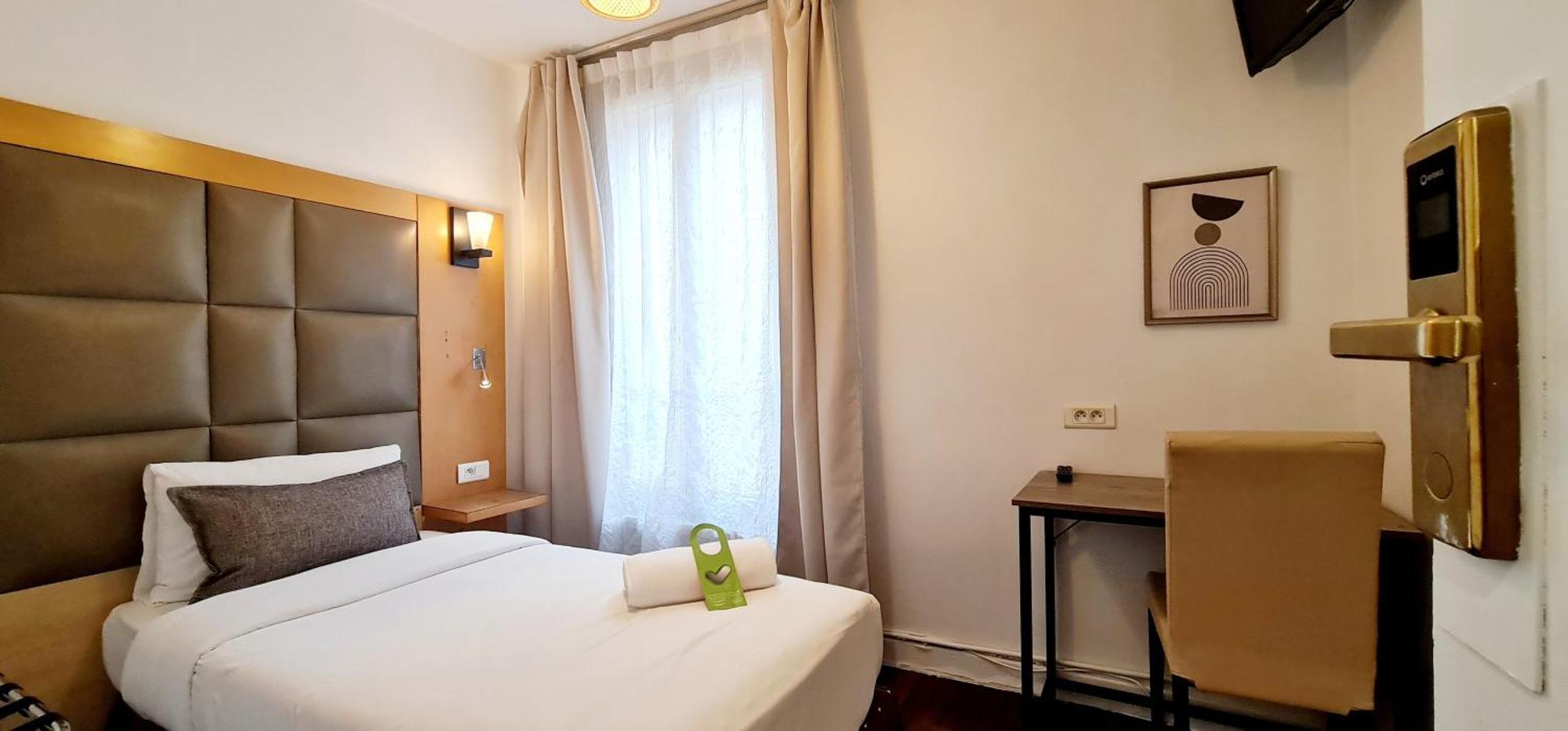 Hotel De France 18 Paris Exterior photo