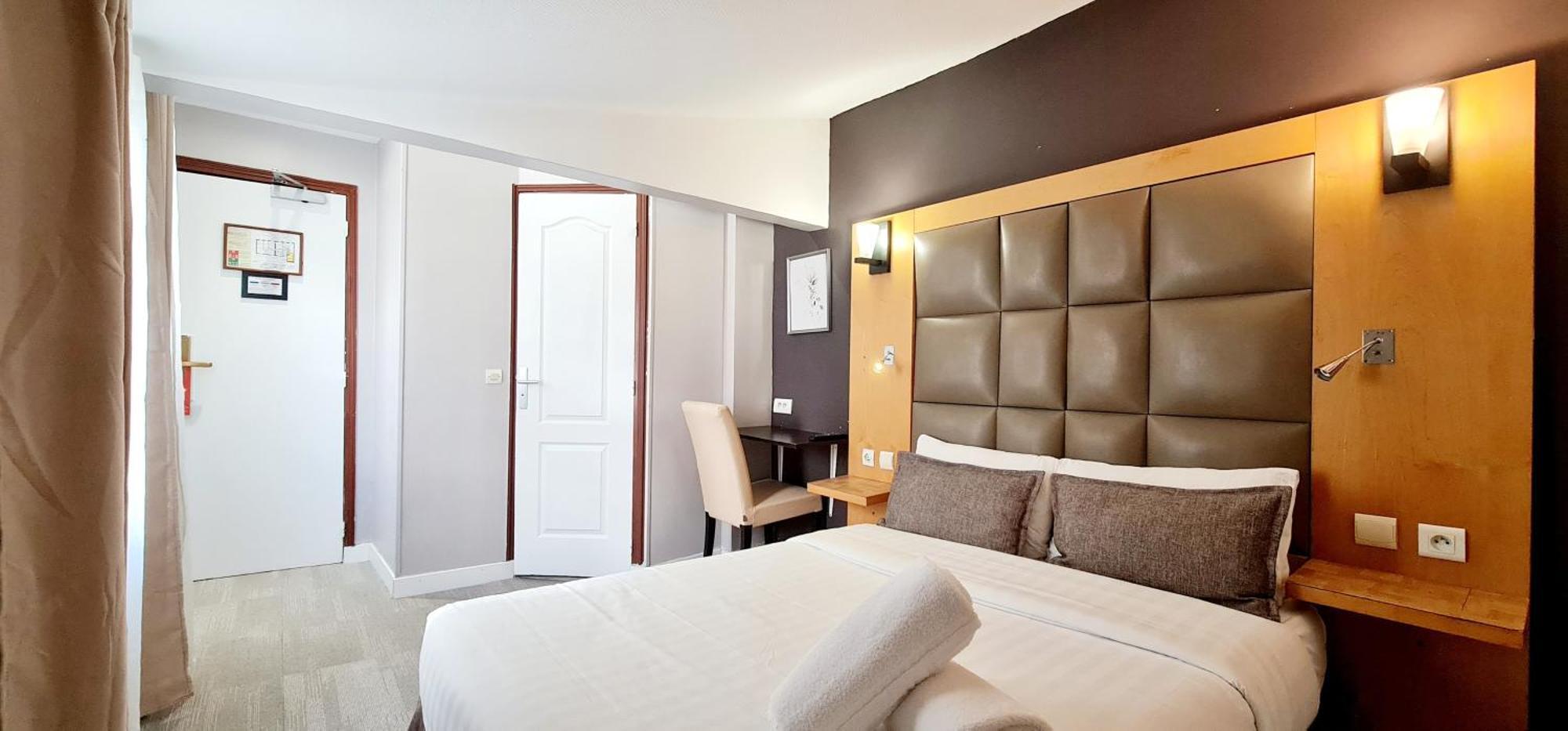 Hotel De France 18 Paris Exterior photo