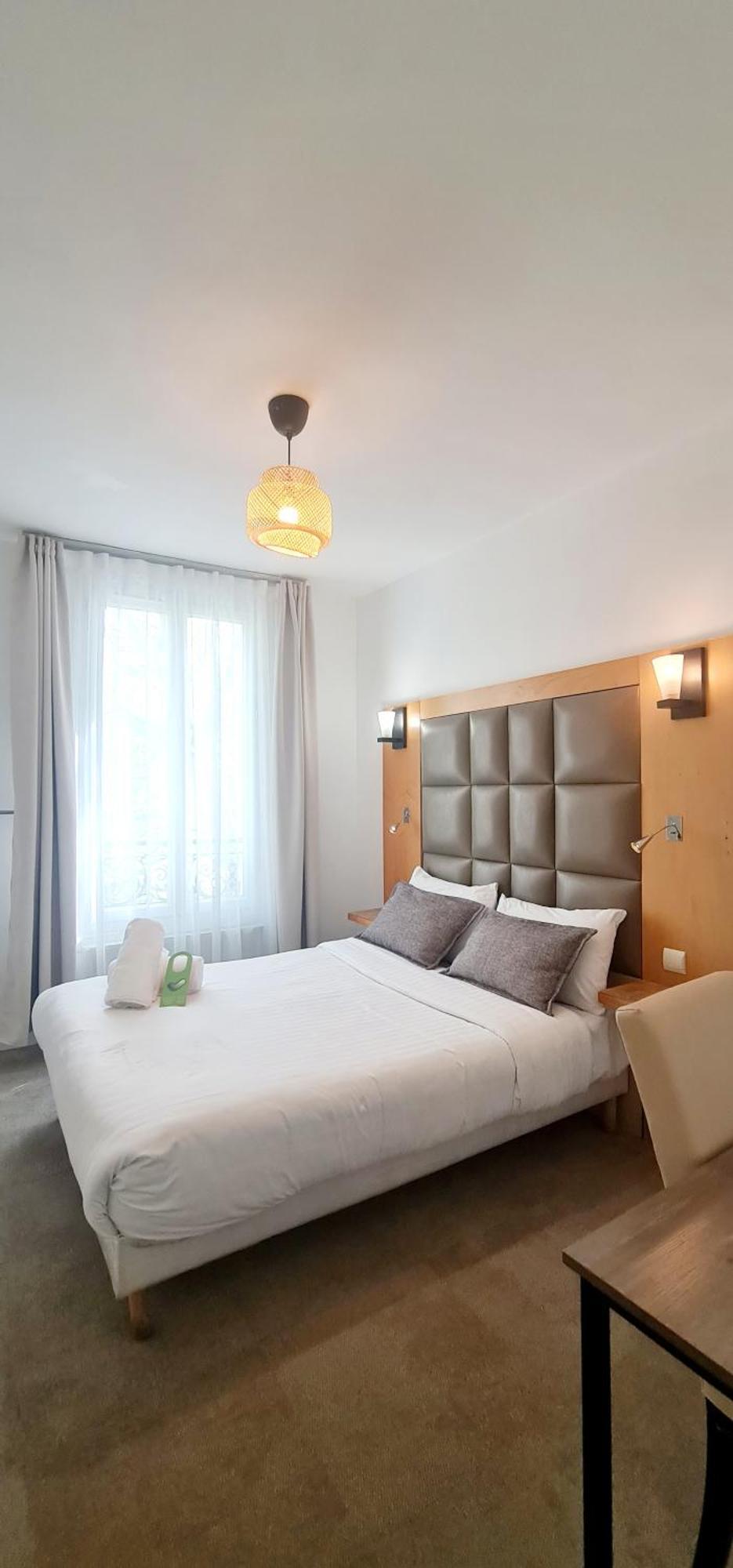Hotel De France 18 Paris Exterior photo